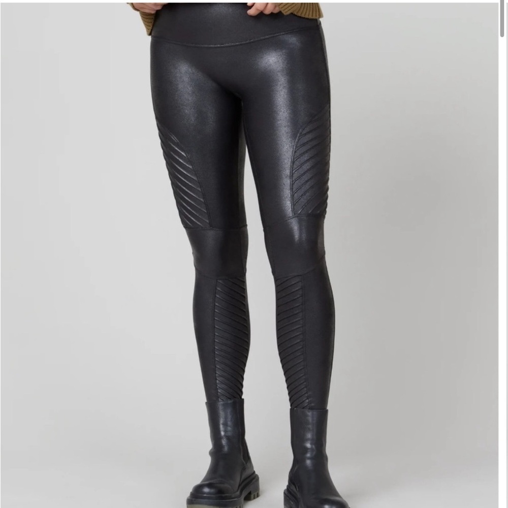 Spanx Faux Leather Moto Leggings Womens Size Large Black Biker Grunge Goth Emo